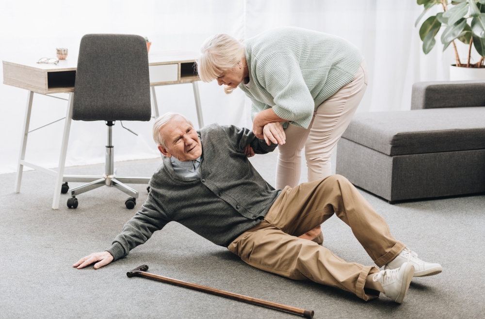 Isolamento e fraturas: saiba como prevenir complicações ortopédicas em idosos